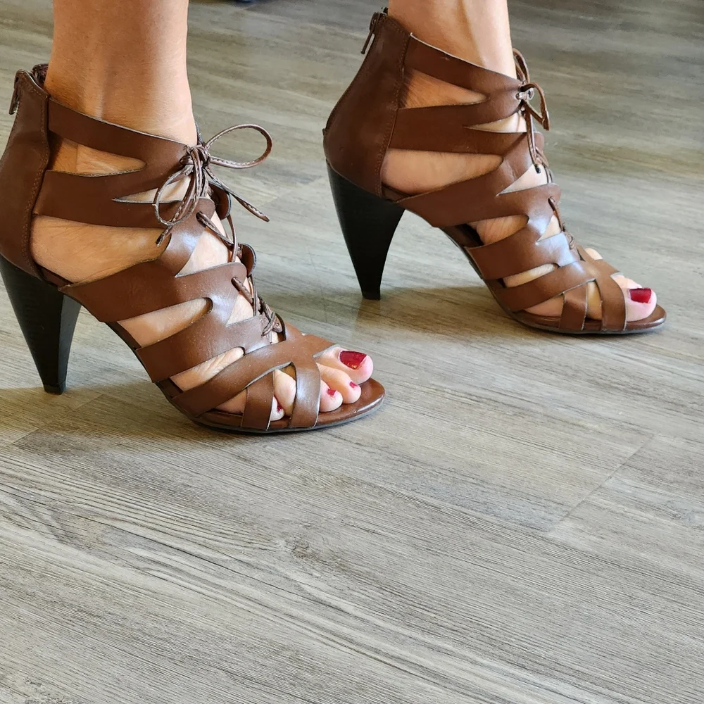 Mossino Target High Heels Ladies Size 8 Man Made Materials with a Leather Look